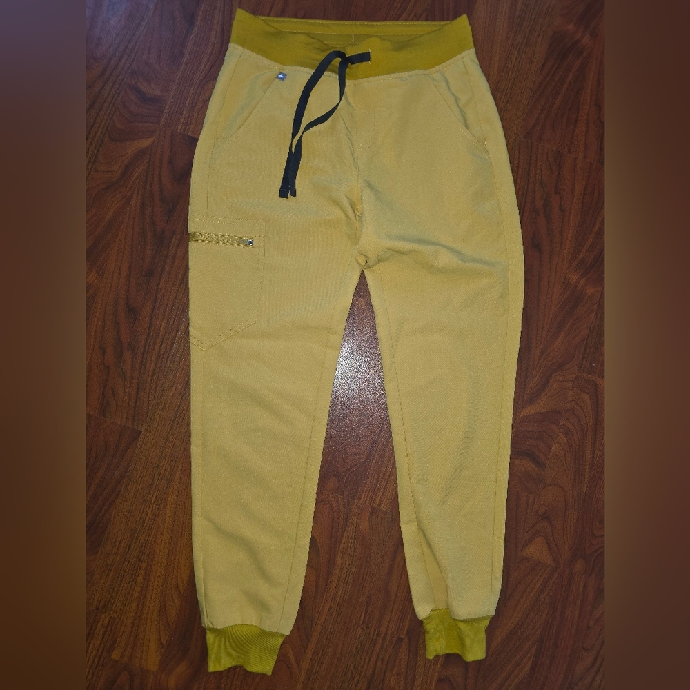 Figs Womens Gold Joggers, Xs